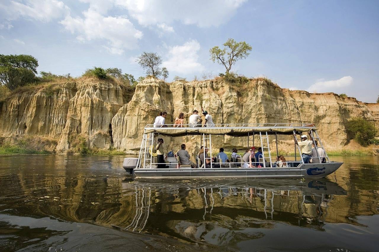 Uganda Safari Lake Relax